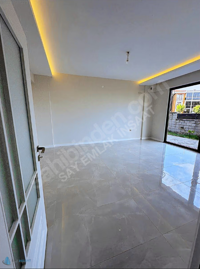 SERDİVAN'DA 5+1 SIFIR TRİPLEKS VİLLA